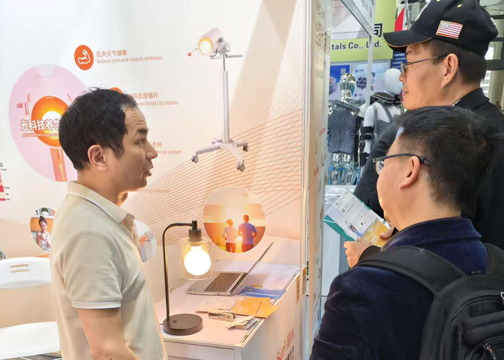 customer and LifeSun vitality lamp